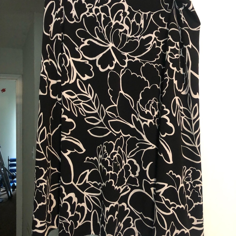 Black and white skirt!